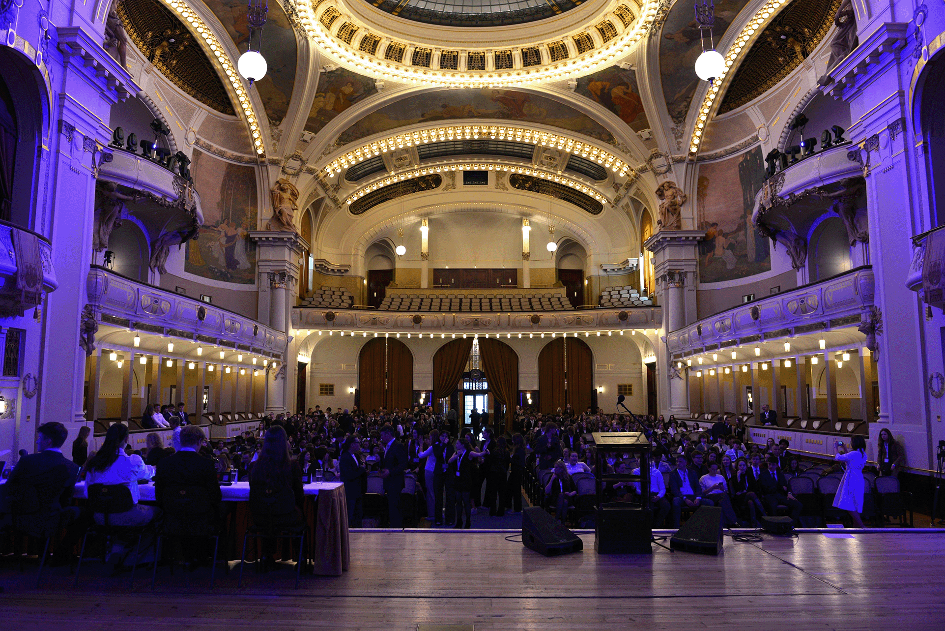 Zahajovací ceremoniál. Foto: PORGMUN